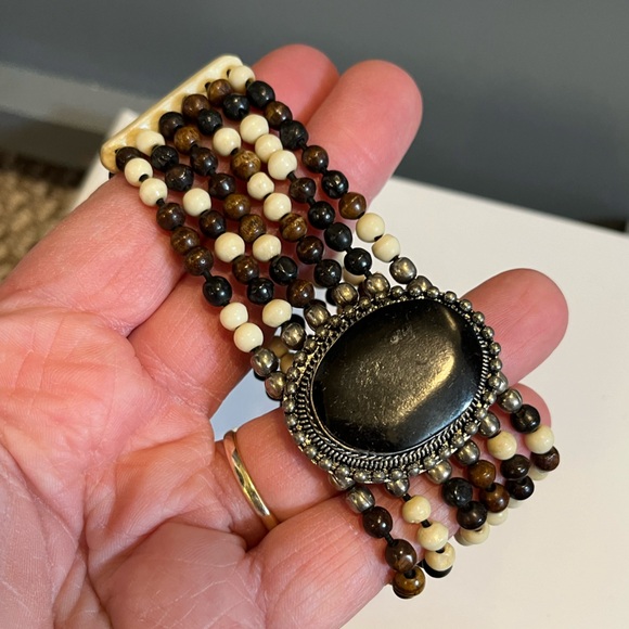 Beaded bangle bracelet - Picture 2 of 3